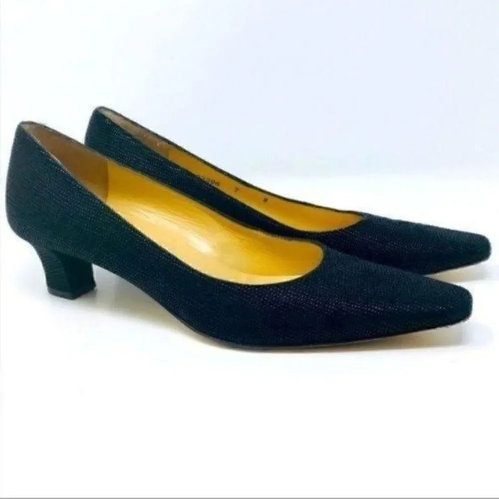 Bruno Magli Vintage black micro dot texture kitten heel 7B BoxP